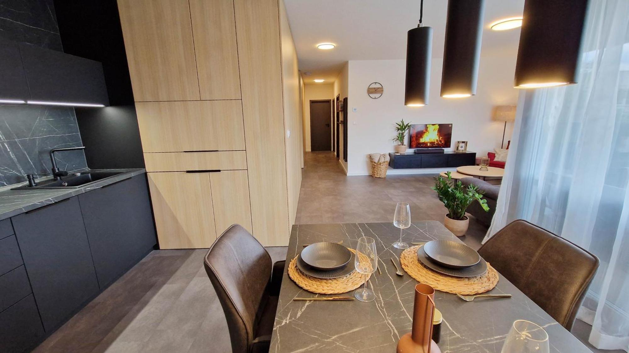 Hillshome - 84M2 Moderny Byt S Terasou Aj Saunou Липтовски-Микулаш Экстерьер фото